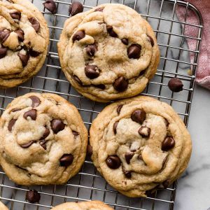 Section E: DOMESTIC CLASSES -E5 Six cookies or biscuits