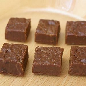 Section E: DOMESTIC CLASSES -E9 Six squares of fudge - any flavour